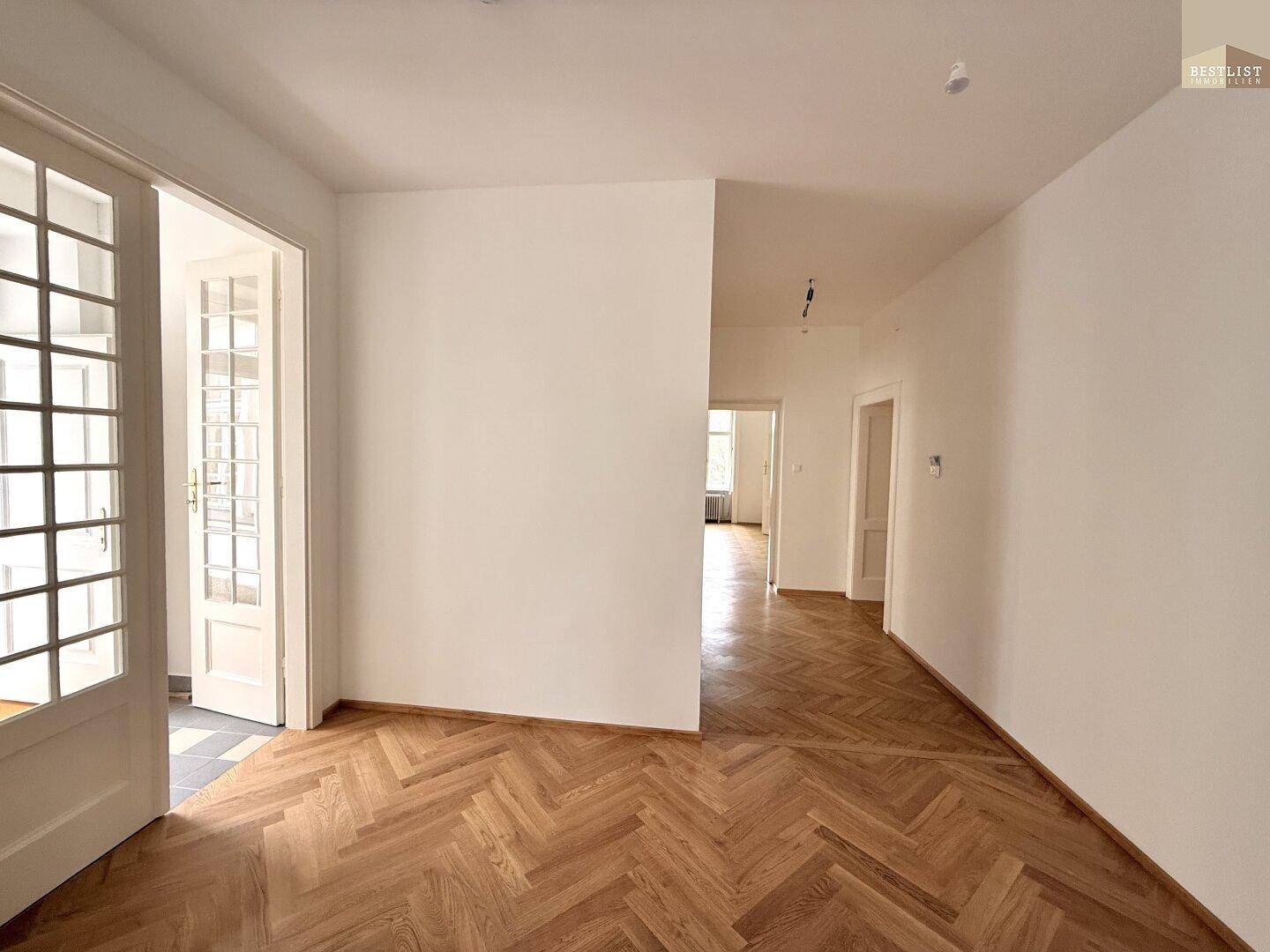 Repräsentative Praxis- / Bürofläche in Toplage Baden – ca. 215 m² mit Terrasse &amp; vielseitiger Raumaufteilung! - Ansicht 3