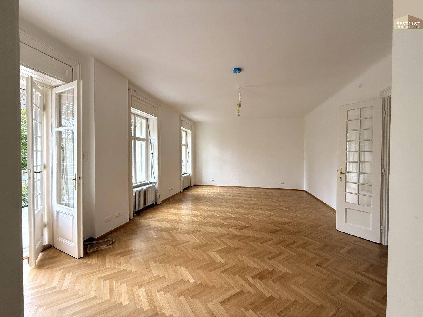Repräsentative Praxis- / Bürofläche in Toplage Baden – ca. 215 m² mit Terrasse &amp; vielseitiger Raumaufteilung! - Mehr