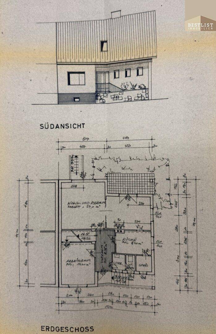 Historischer Grundriss des Erdgeschosses mit Wohn- und Essbereich.