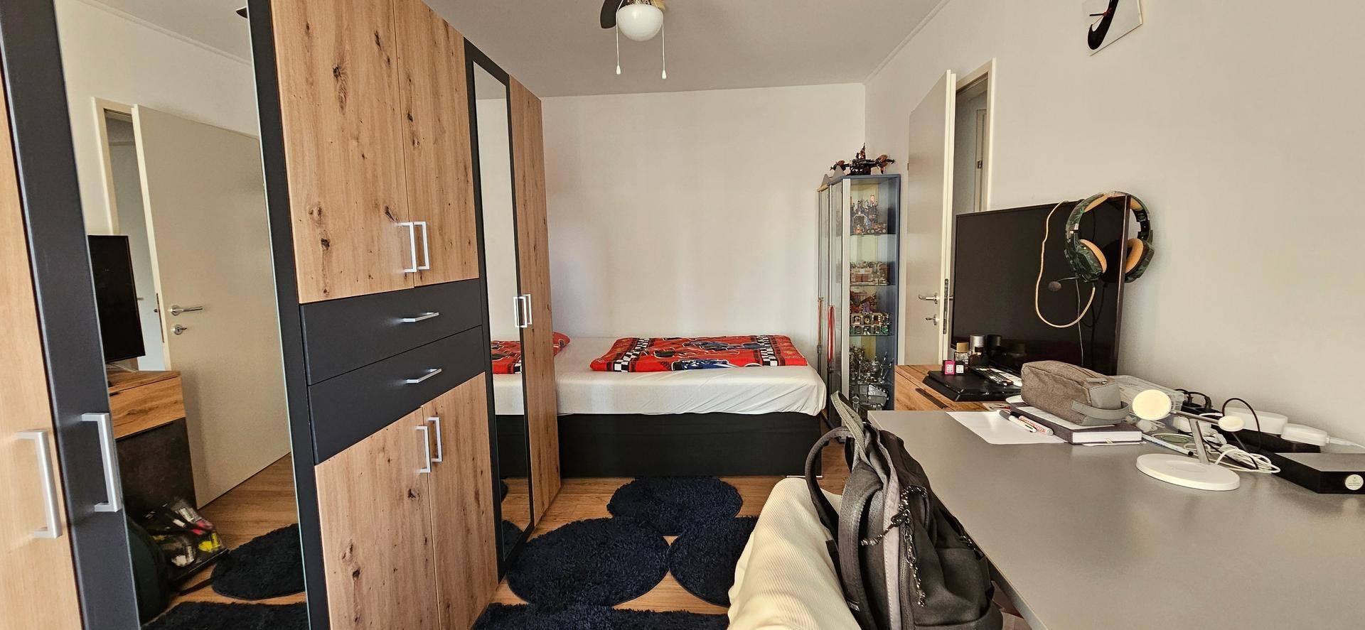 Schlafzimmer 2