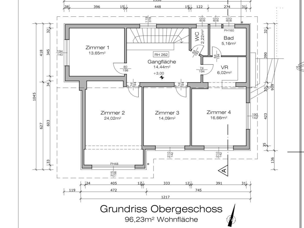 Grundriss des Obergeschosses mit vier Zimmern, einem Badezimmer und separatem WC.
