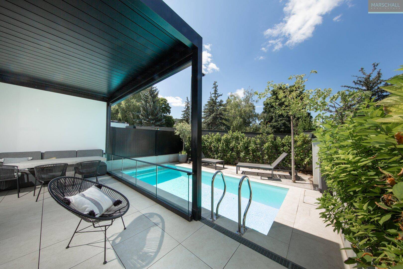 Terrasse und Pool