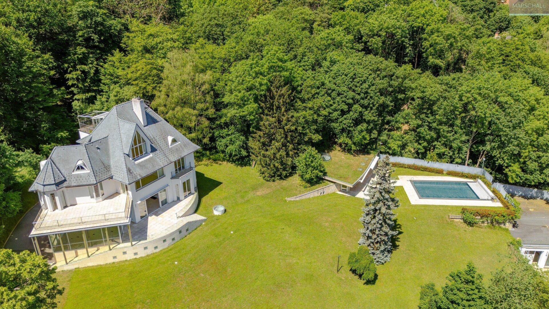 Elegantes Anwesen mit großzügigem Grundbesitz (11.045 m²) zur Vermietung – pohled 2