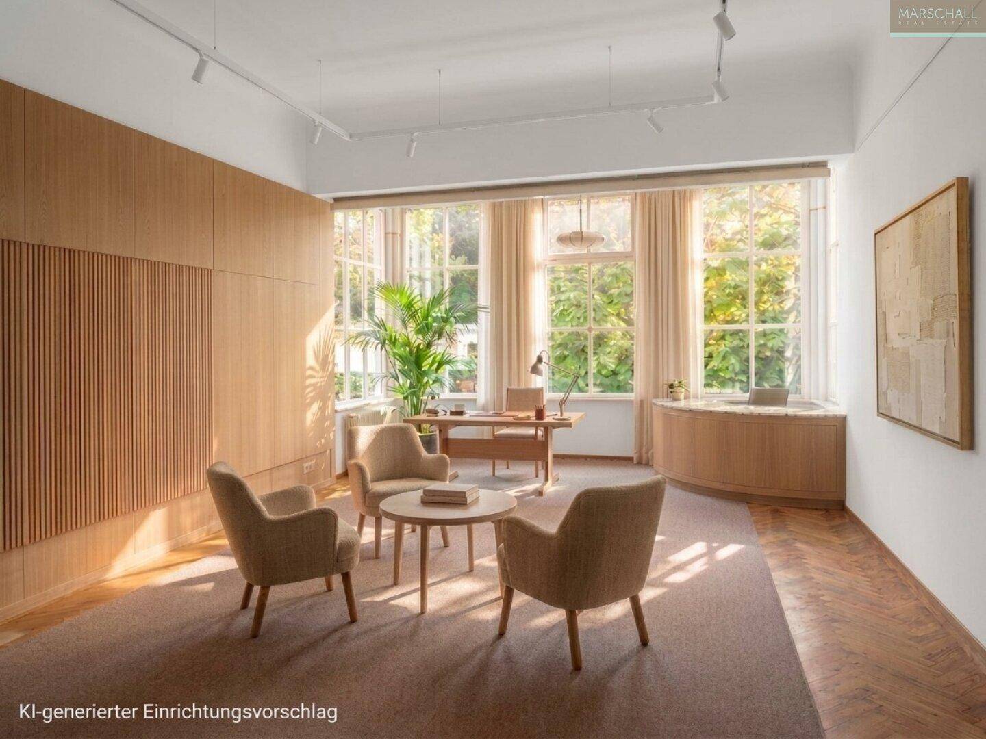 Geräumiges Büro mit großen Fenstern, Holzwänden und moderner Einrichtung.