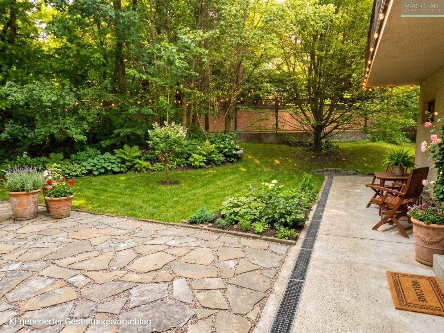 Gemütliche Terrasse mit Steinplatten, Gartenmöbeln und Blick auf den grünen Garten.