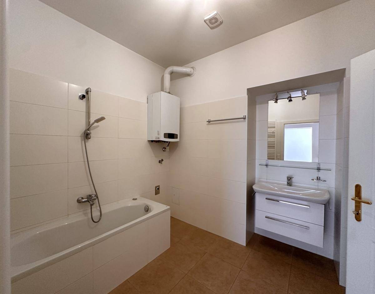 Badezimmer1-1