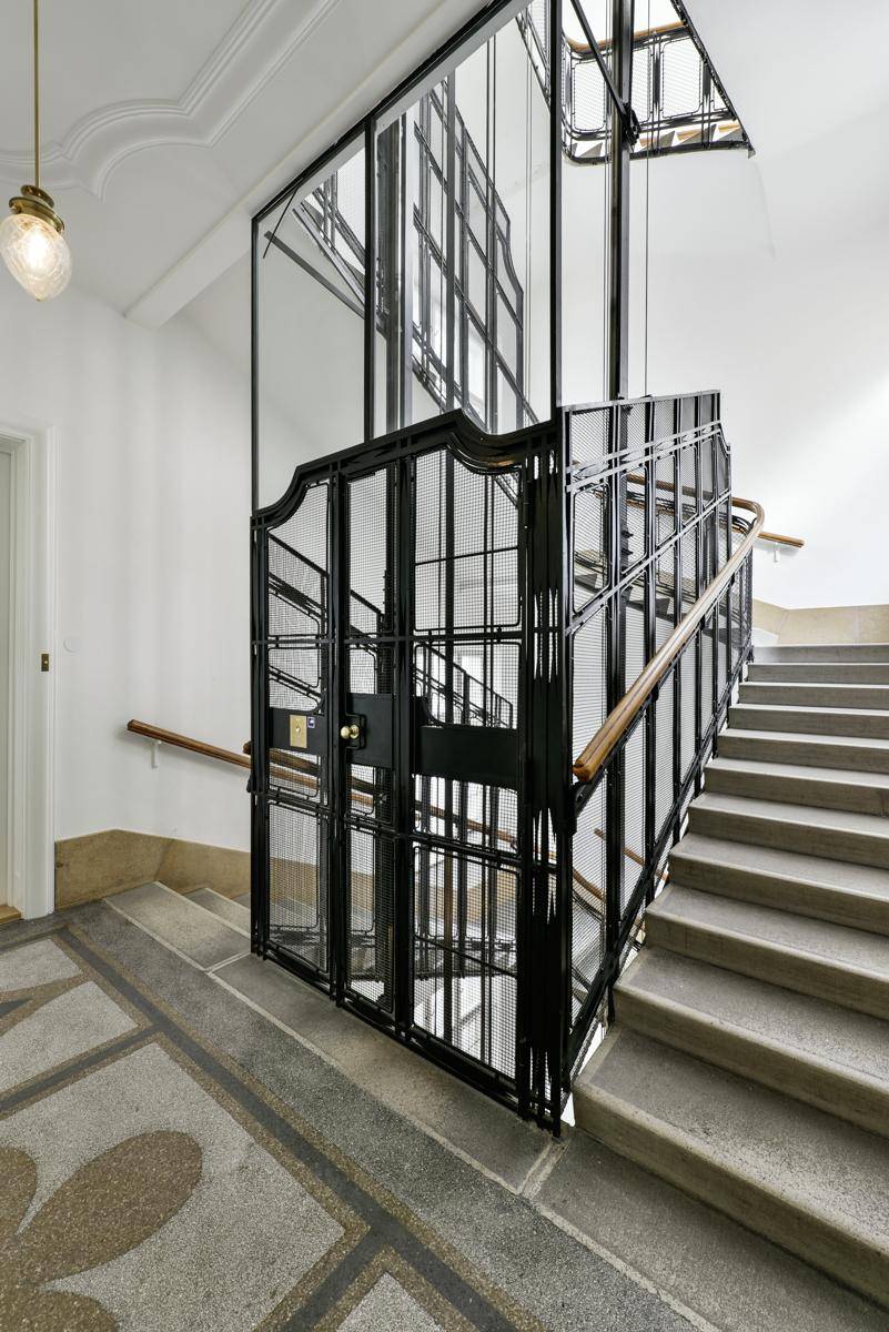 Stiegenhaus1-2