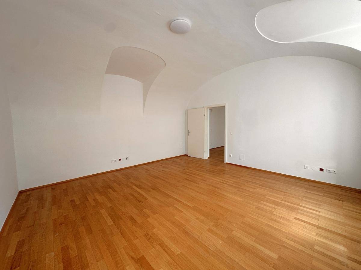 Büro mit straßenseitigem Zugang – pohled 5