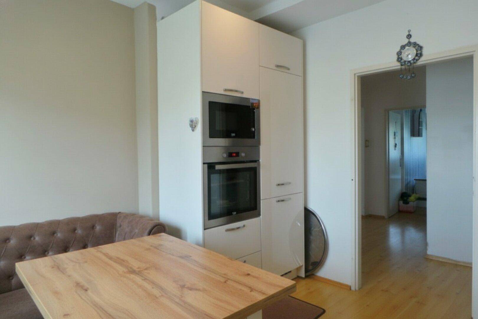 Zentrale Stadtlage,sanierte 3ZI+Balkon,Carport, Allg.Garten, Spielplatz - Mehr