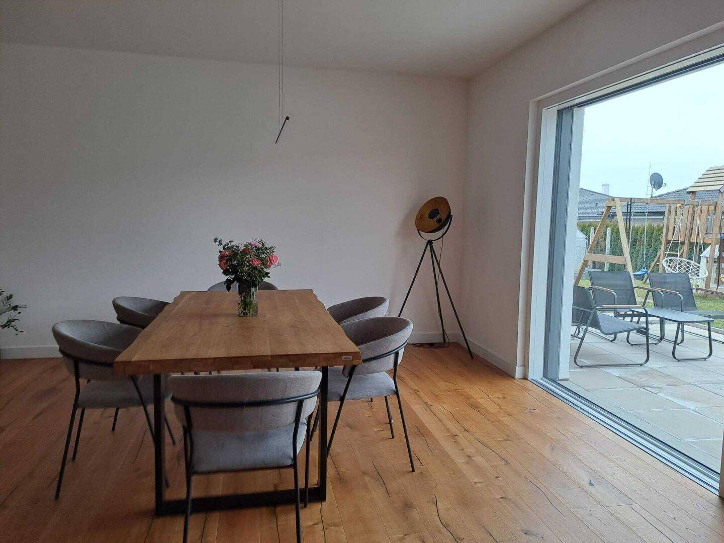 Ländliche Familienidylle -moderner Bungalow mit KOMFORT, sonnige Lage-große Terrasse, Garten und Doppelgarage - Więcej