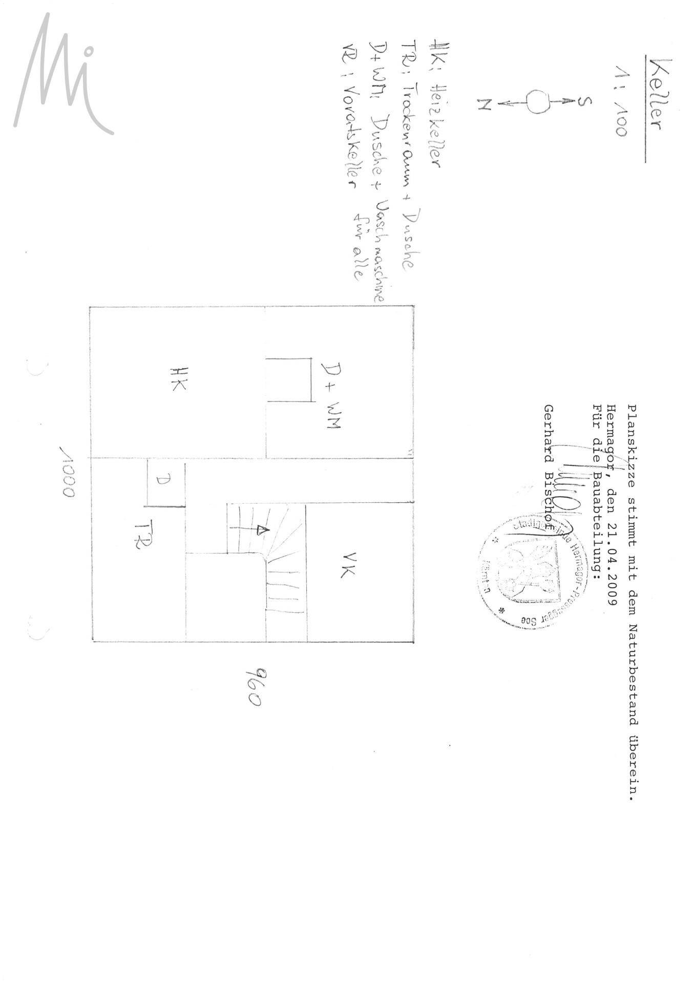 Grundriss des Kellers mit verschiedenen Räumen und Treppenaufgang.