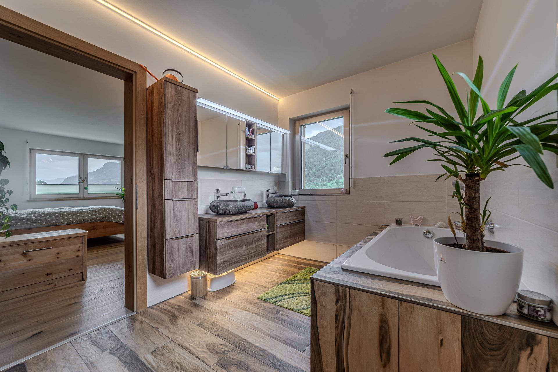 _22A2742-HDR