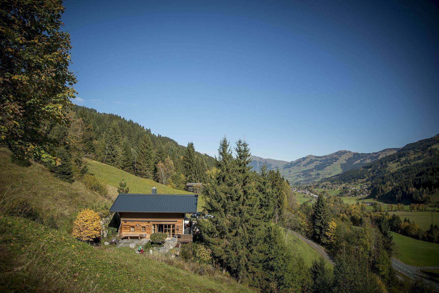 Alpines Chalet mit Freizeitwohnsitz in Alleinlage von Jochberg - Mehr