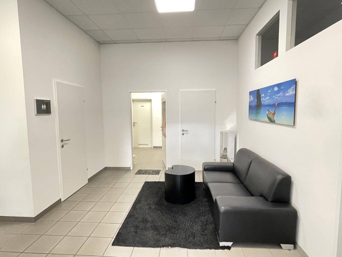 möbliertes Büro in Bürogemeinschaft – verkehrsgünstige Lage nahe A1 Eugendorf - Ansicht 4
