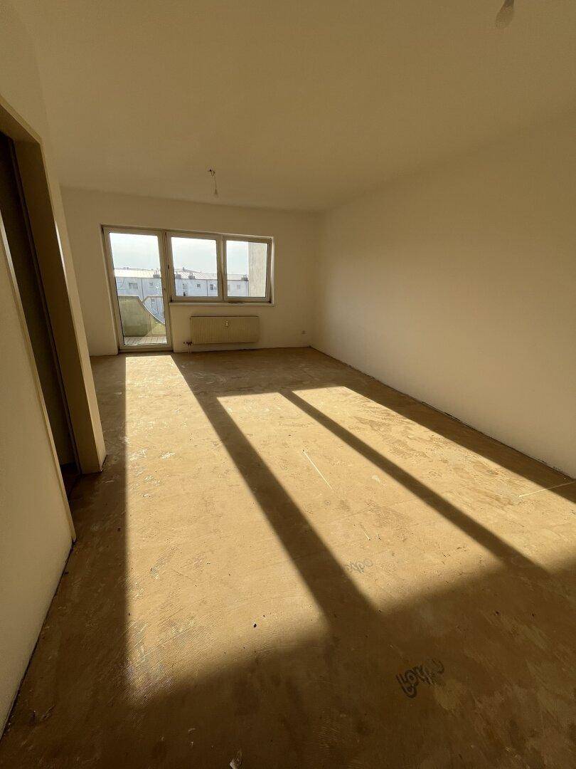 Charmante Maisonettewohnung mit 95 m² inkl. Loggia in Enns! Adaptierungsbedürftig mit großem Potenzial! - Ansicht 2