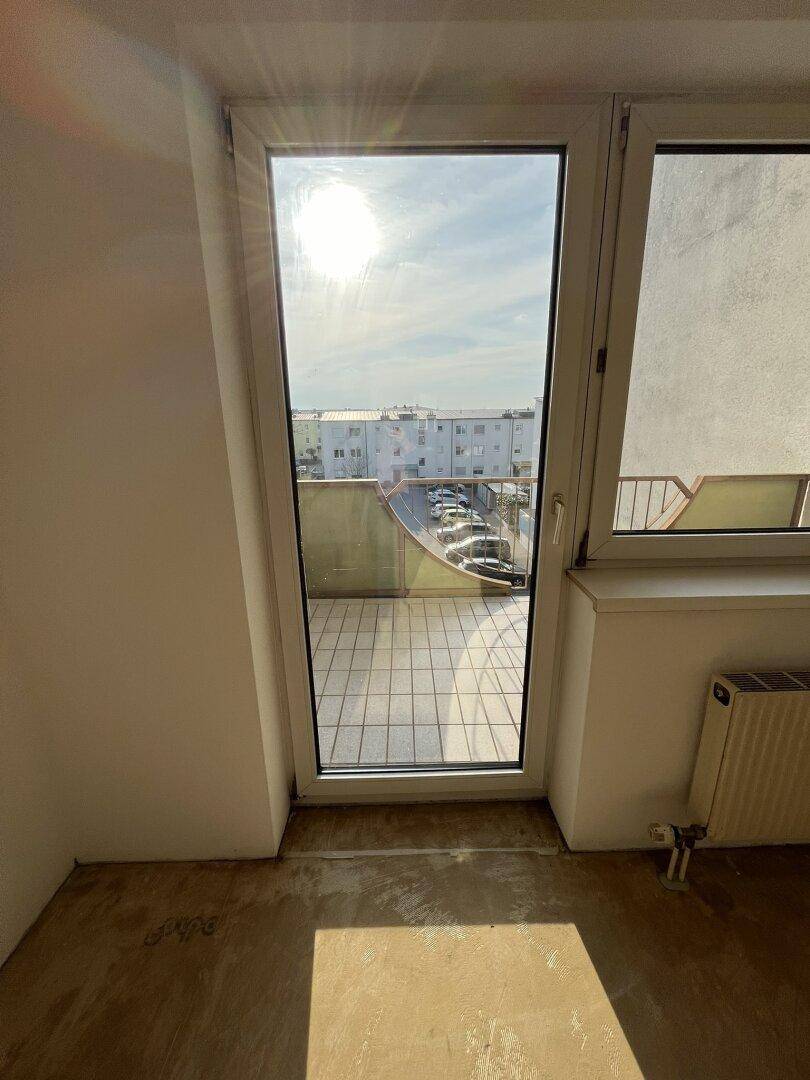 Charmante Maisonettewohnung mit 95 m² inkl. Loggia in Enns! Adaptierungsbedürftig mit großem Potenzial! - Ansicht 3