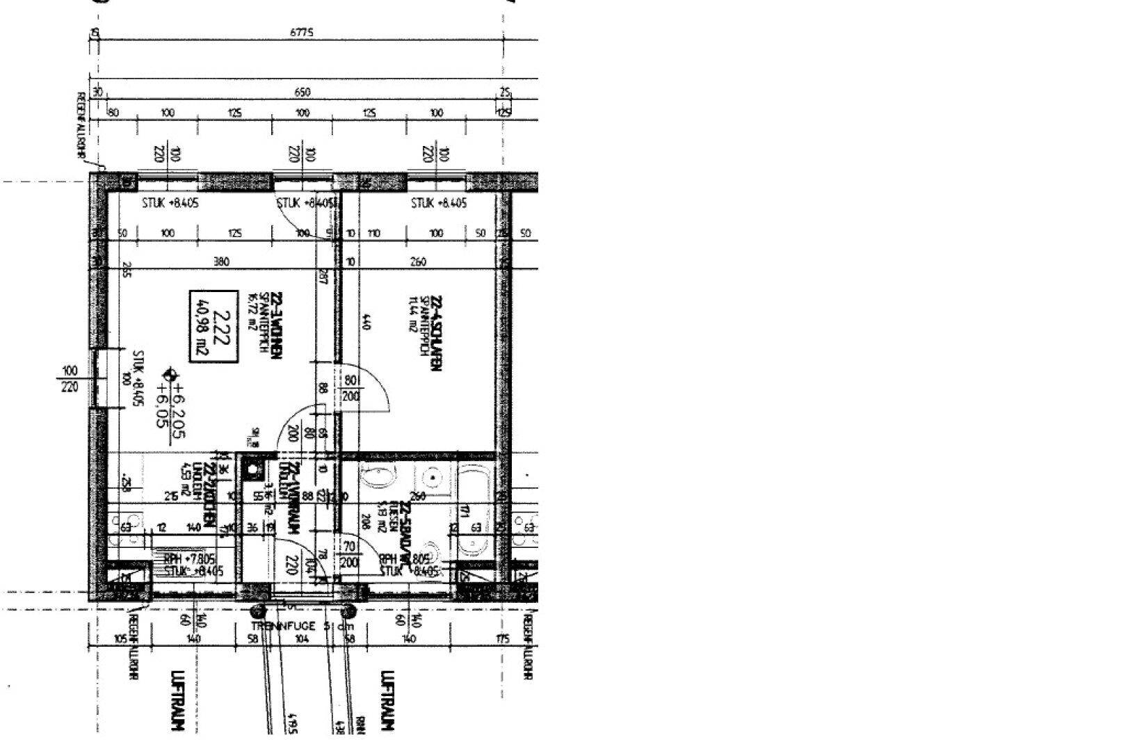 Grundriss einer Wohnung mit offener Raumaufteilung und Balkon, zeigt die Struktur der Immobilie.