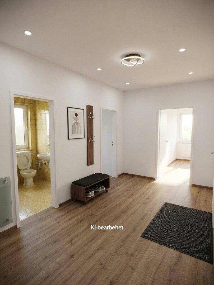 Heller Flur mit Garderobe und Sitzbank, Blick in ein Badezimmer, KI-bearbeitet.