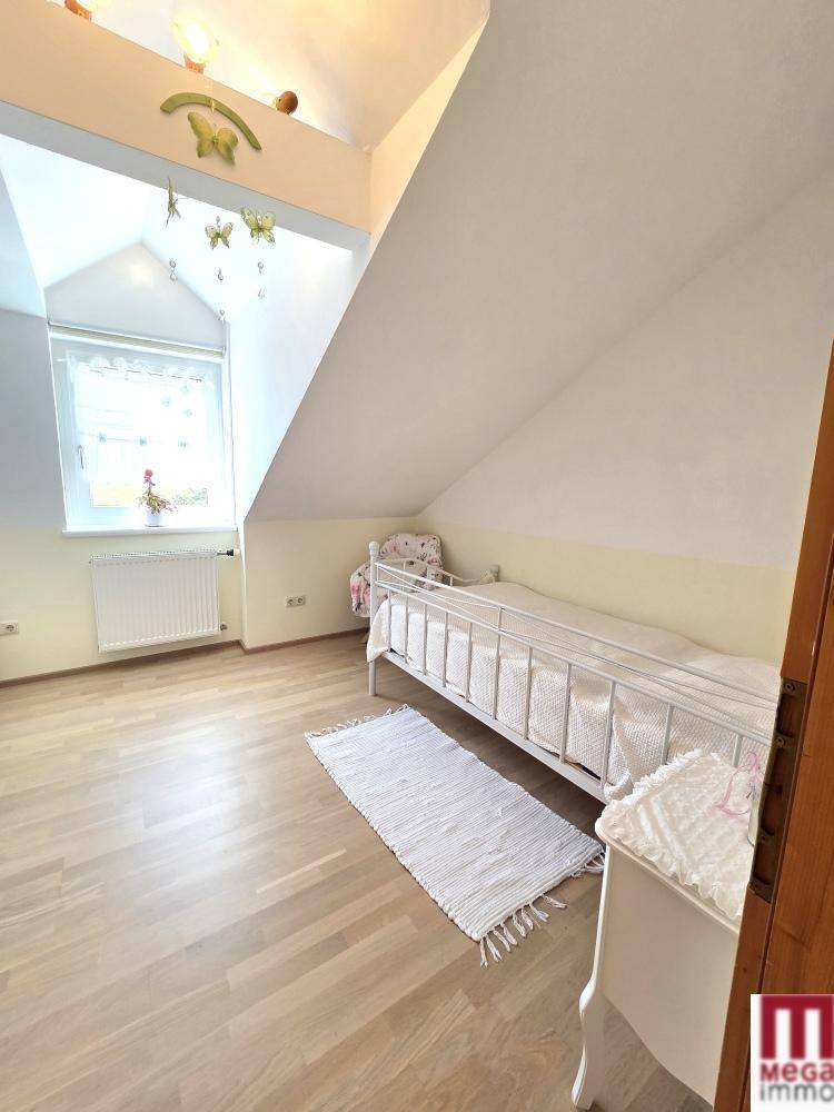 Zimmer 2 OG