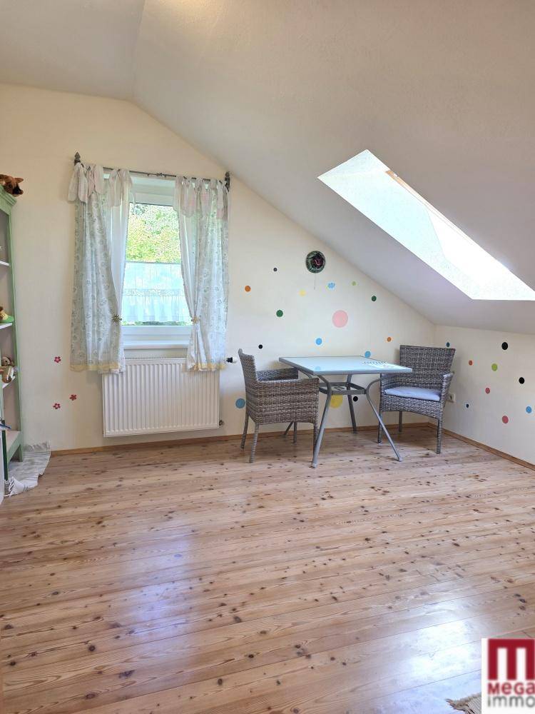 Zimmer 1 OG