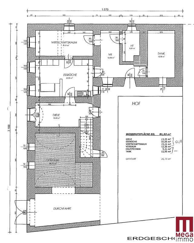 Grundriss des Erdgeschosses mit Essküche, Wirtschaftsraum und Hofbereich.