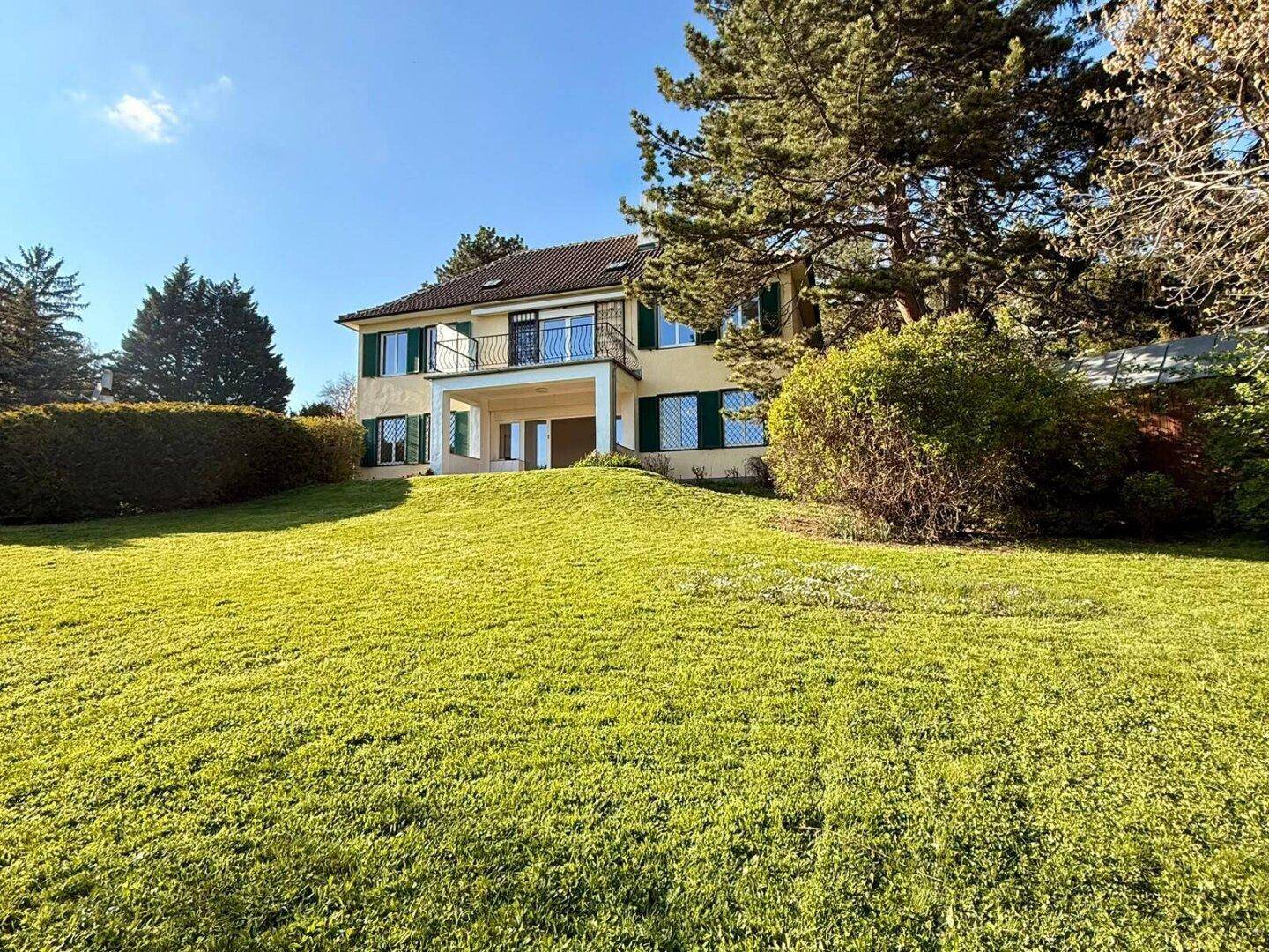 Exklusive Villa in Bestlage von Grinzing – Wohnen mitten in den Weinbergen - Ansicht 2