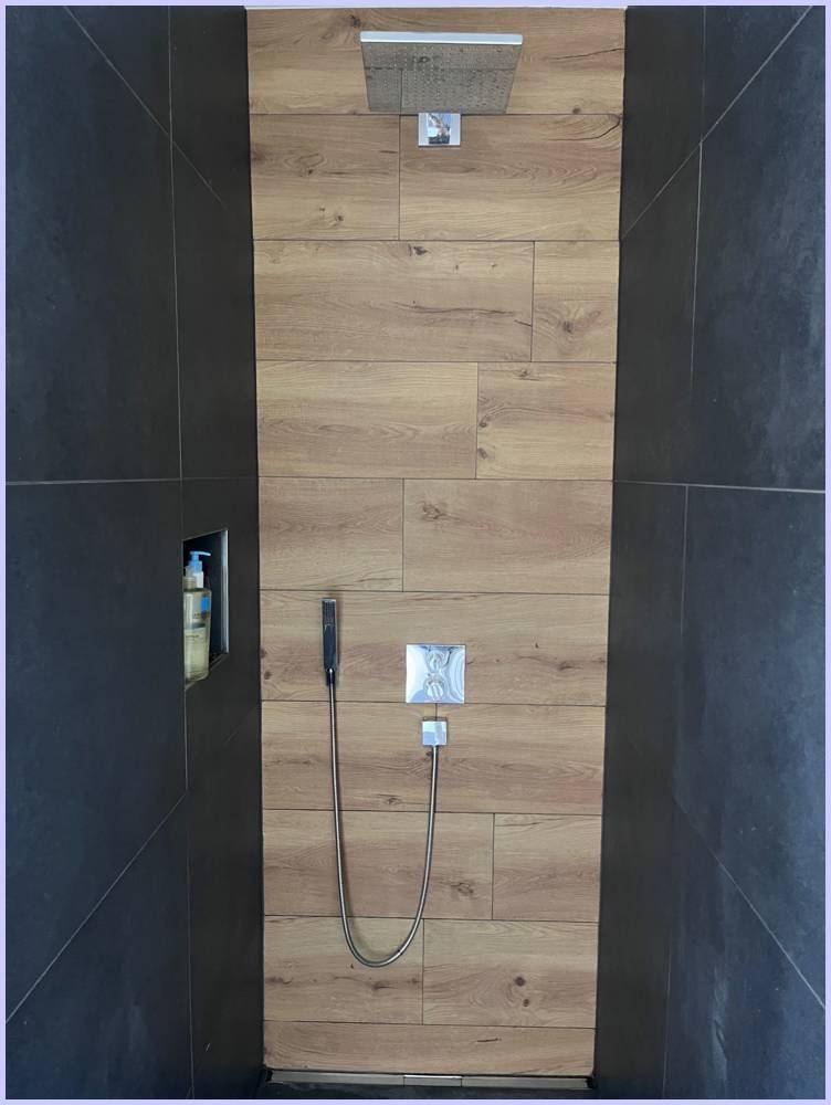 Badezimmer-Dusche