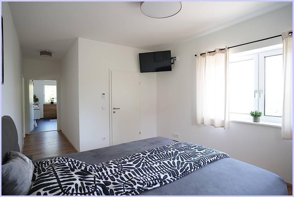 Schlafzimmer 2