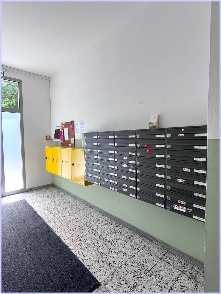 Stiegenhaus-Postkästen