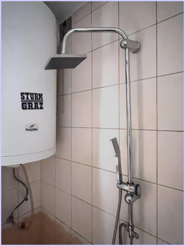 Badezimmer-Dusche