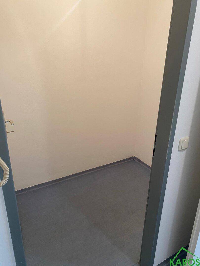 https://pictures.immobilienscout24.de/prod.www.immobilienscout24.at/pictureserver/loadPicture?q=70&id=012.0012000001E84EM-1730373662-233eb85c37824aadabfcac17624592de