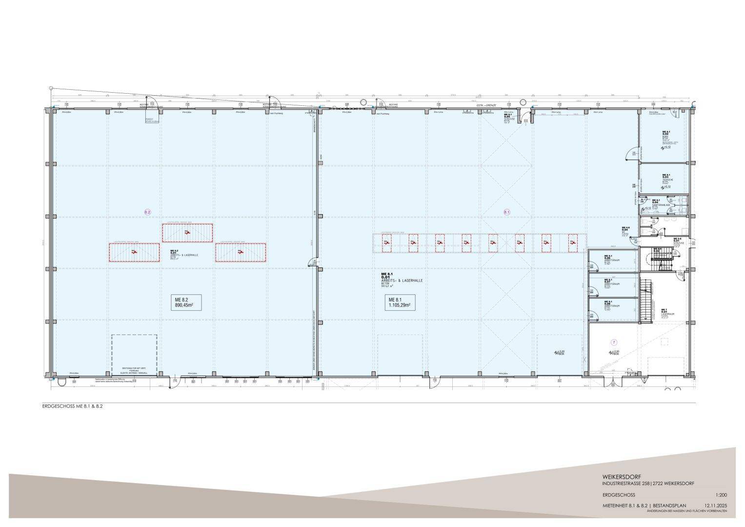 Grundriss eines Gewerbegebäudes mit zwei großen Lagerhallen und angrenzenden Bürobereichen.