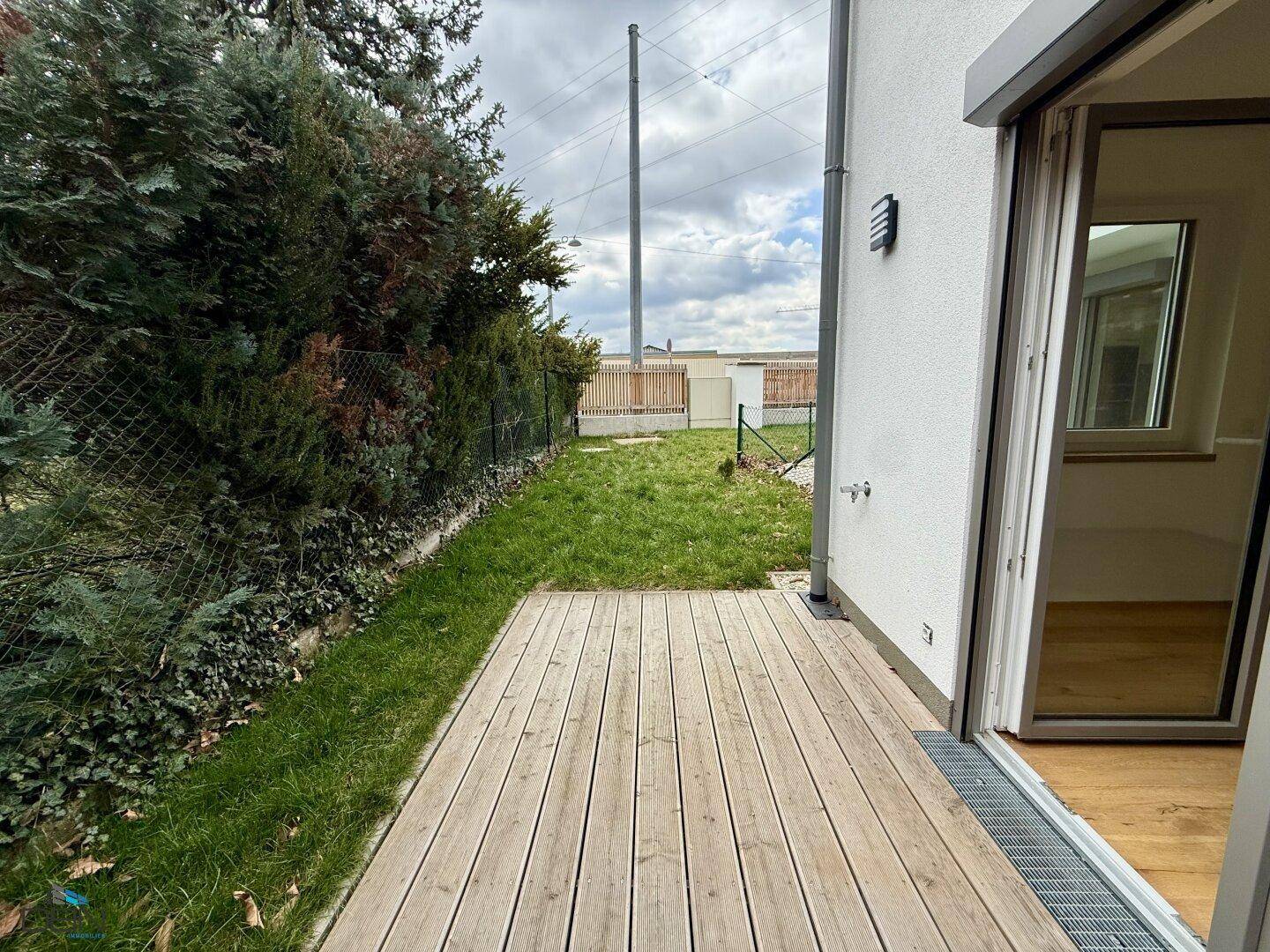 LETZTES HAUS! TRAUMHAFTES 5 ZIMMER REIHENHAUS MIT EIGENGARTEN UND STELLPLATZ NÄHE U6 PERFEKTASTRASSE! - Ansicht 5