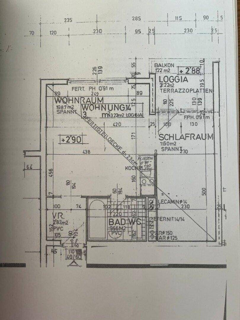 Detaillierter Grundriss der Wohnung mit Wohnraum, Schlafzimmer und Loggia.