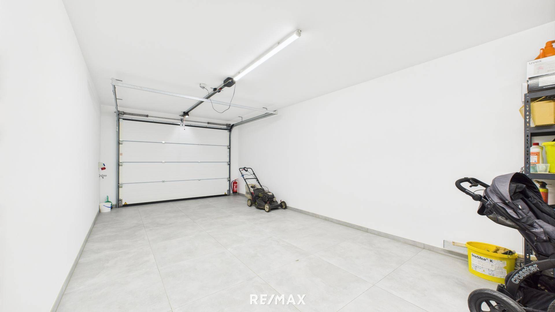 CAM04647G0-PR0042-STILL027