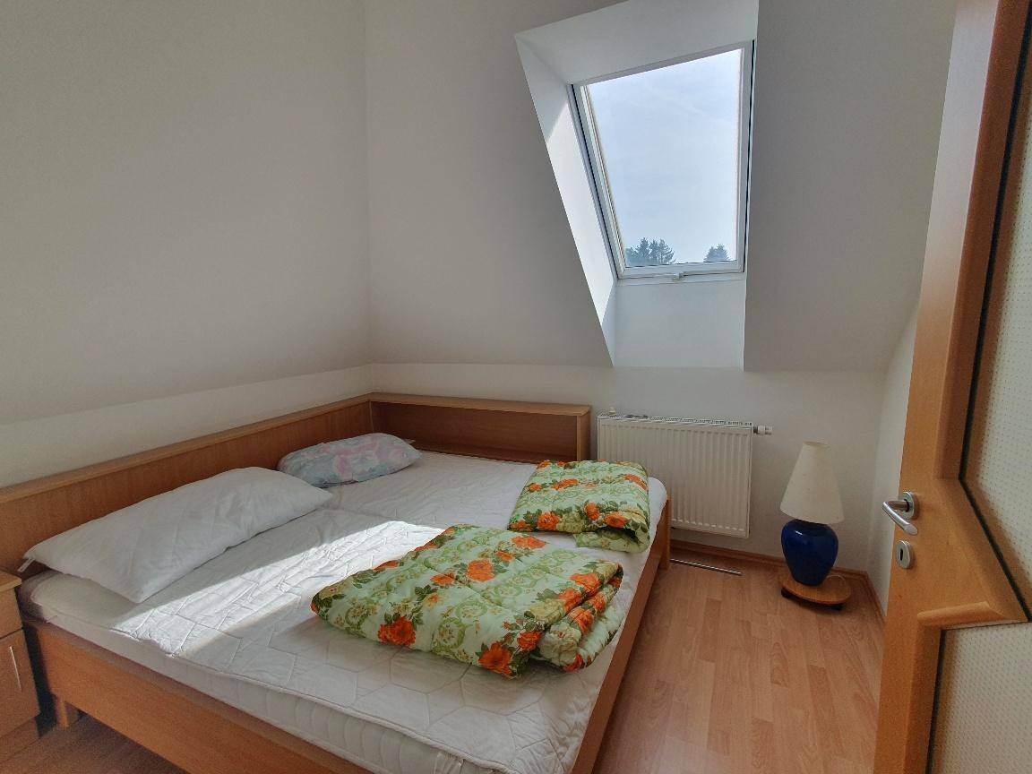 Schlafzimmer 2 OG