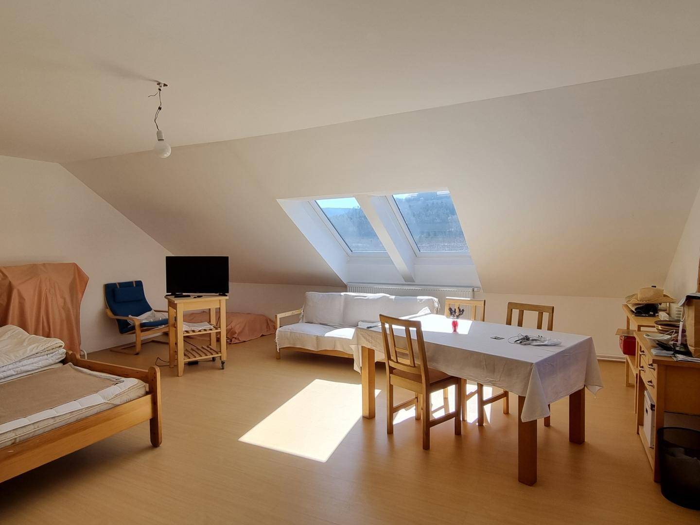 Zimmer 1, DG