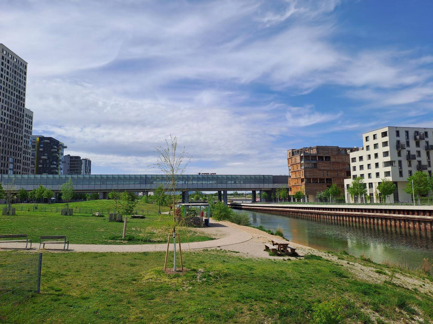 nahe U2 Seestadt