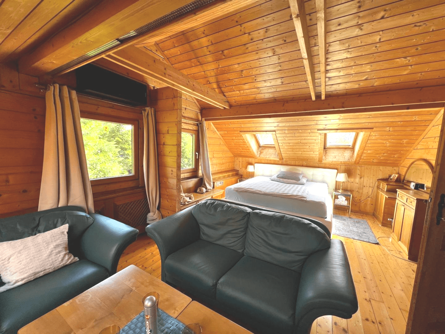 Schlafzimmer DG