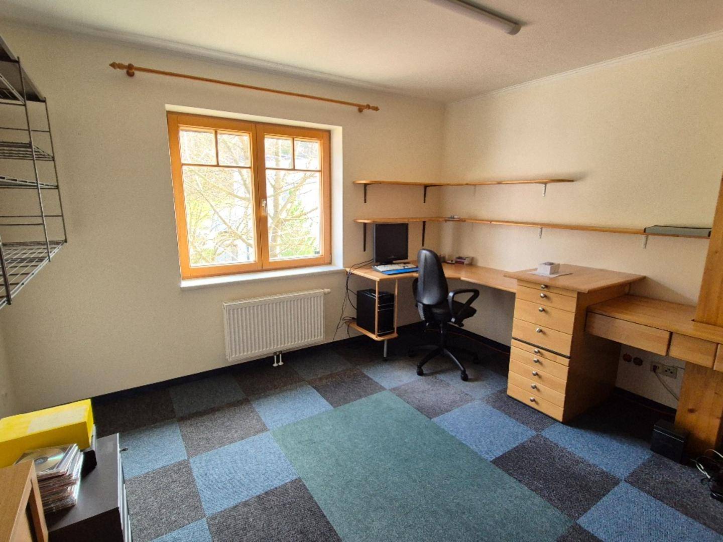 Schlafzimmer-Büro DG
