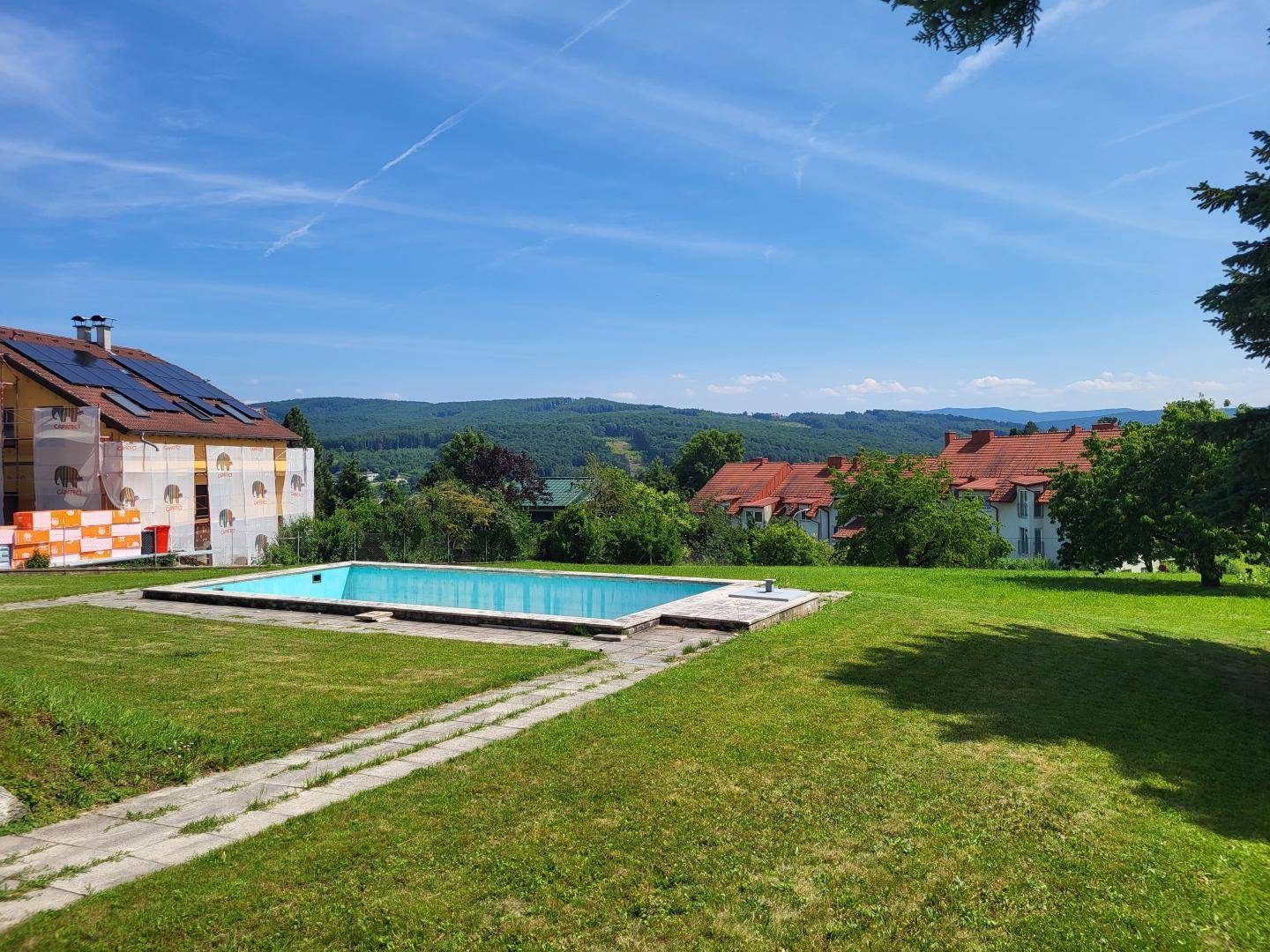 Garten mit Pool
