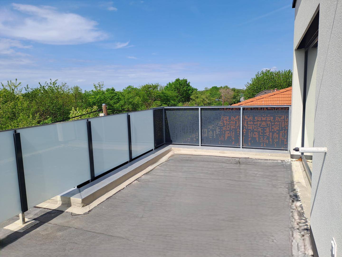 inkl. großer Terrasse
