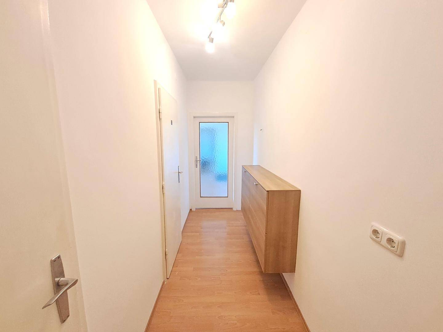 Vorraum/Garderobe