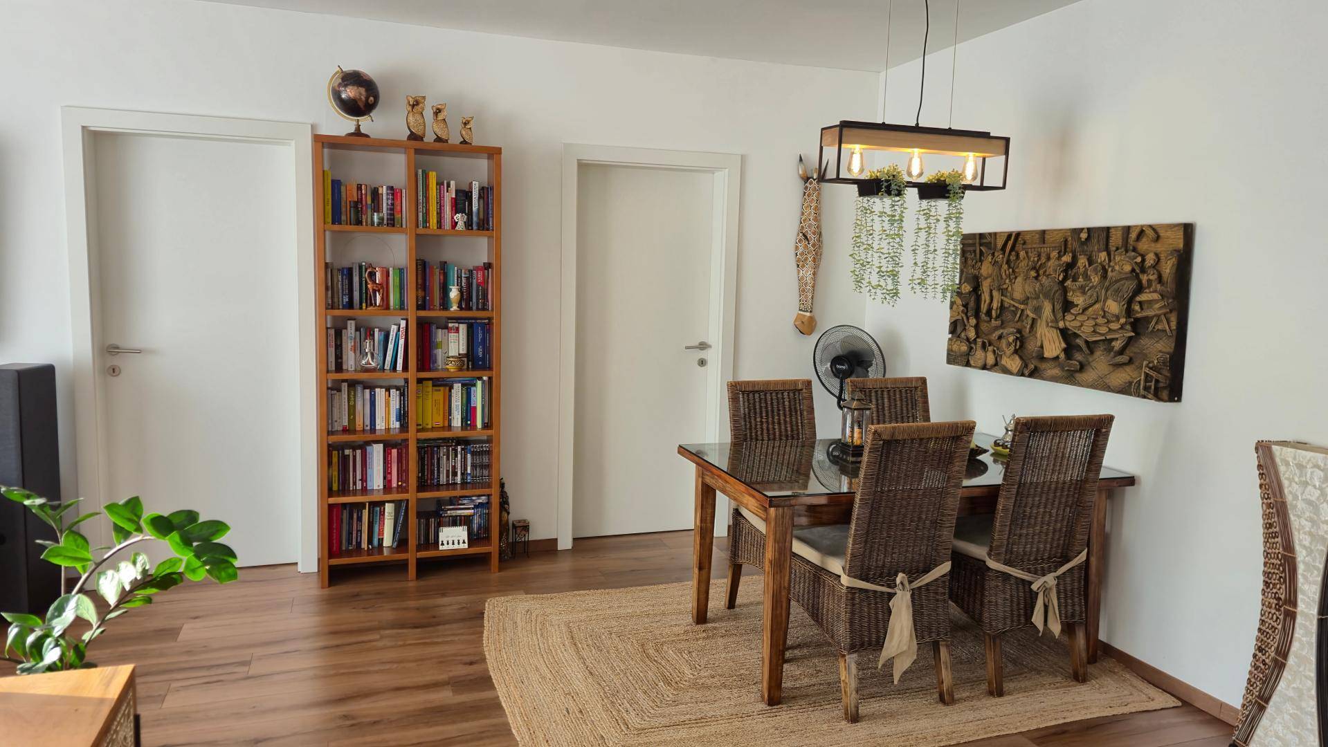 Wohnzimmer mit Essbereich