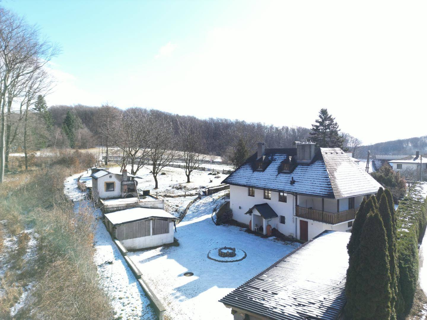LANDHAUS MIT GROSSEM, SONNIGEN GRUND AM WALDRAND – pohled 4