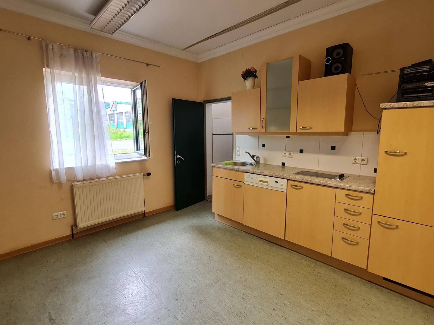 BÜROGEBÄUDE MIT LAGER / GARAGE - Ansicht 4