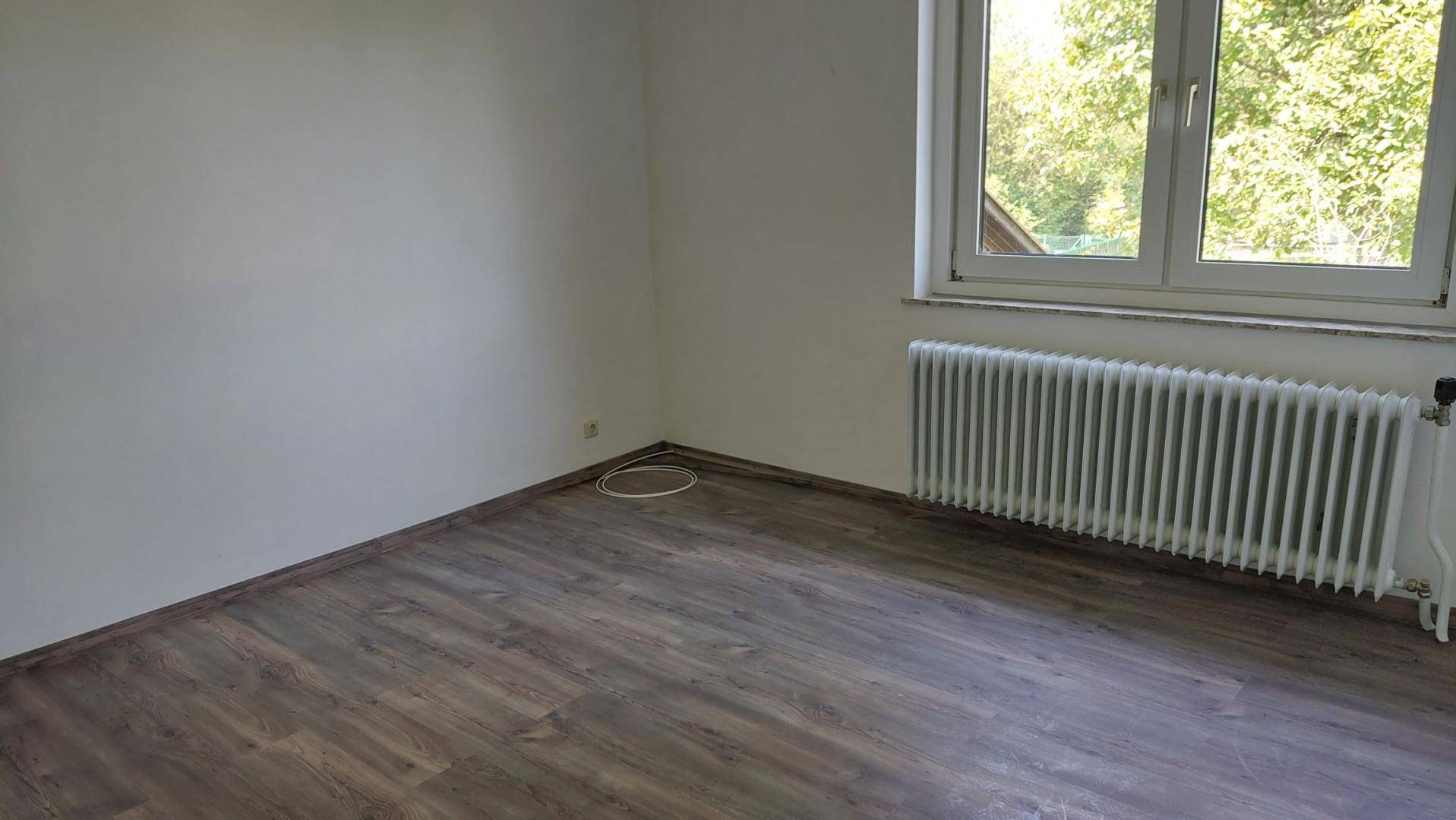 NEUER PREIS: Renovierte Wohnung mit sonniger Terrasse! - Widok 4
