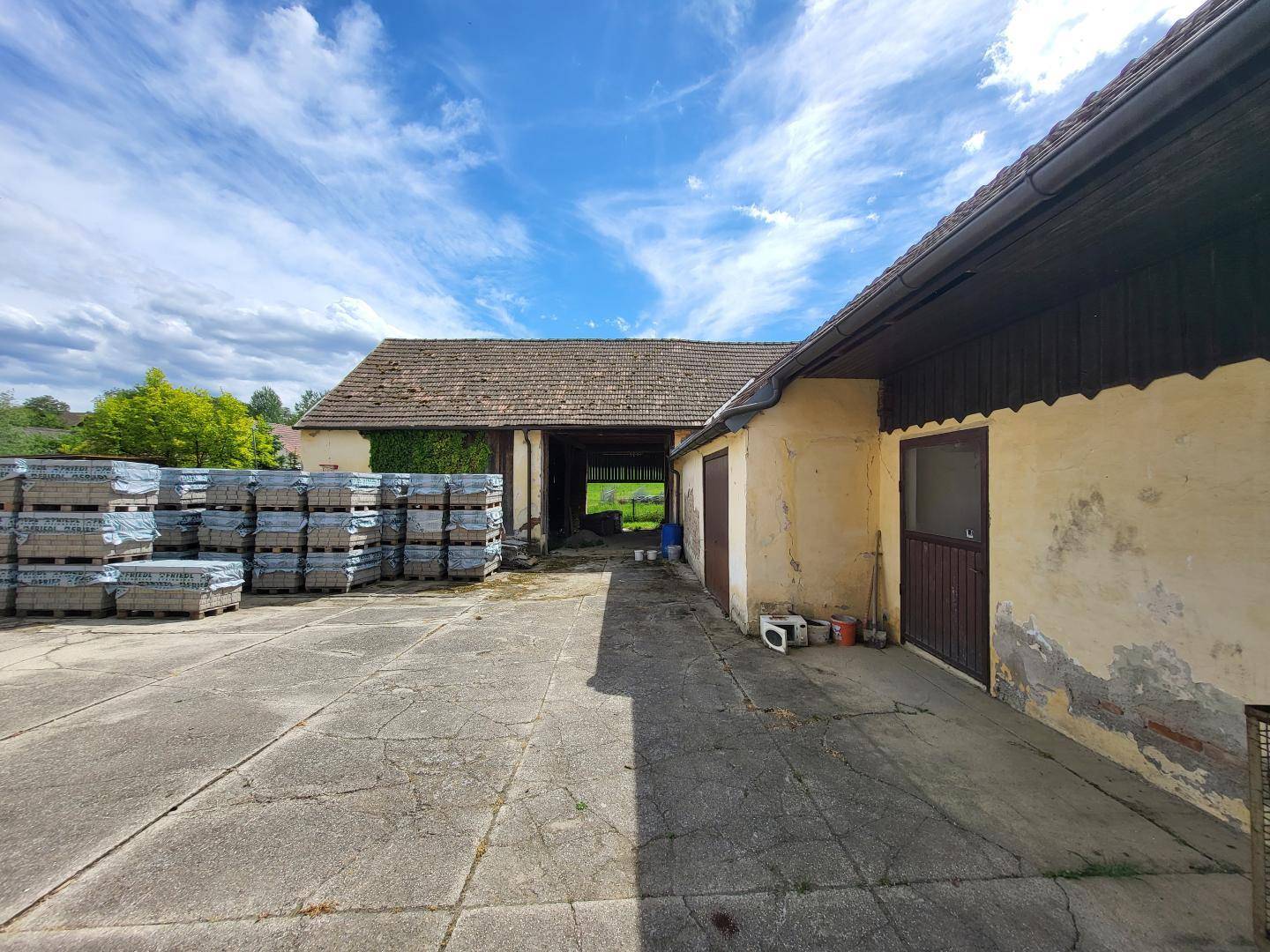 BAUERNHOF MIT VIEL PLATZ FÜR IHR HOBBY – pohled 3