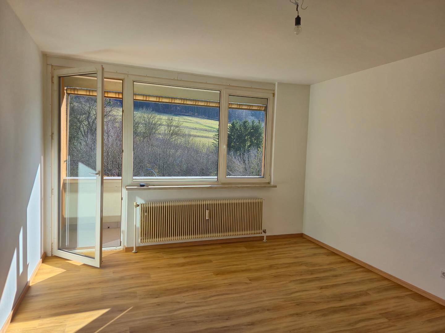 PRAKTISCHE 3-ZIMMER MIETWOHNUNG IN ALTLENGBACH MIT LOGGIA UND PARKPLATZ – pohled 5