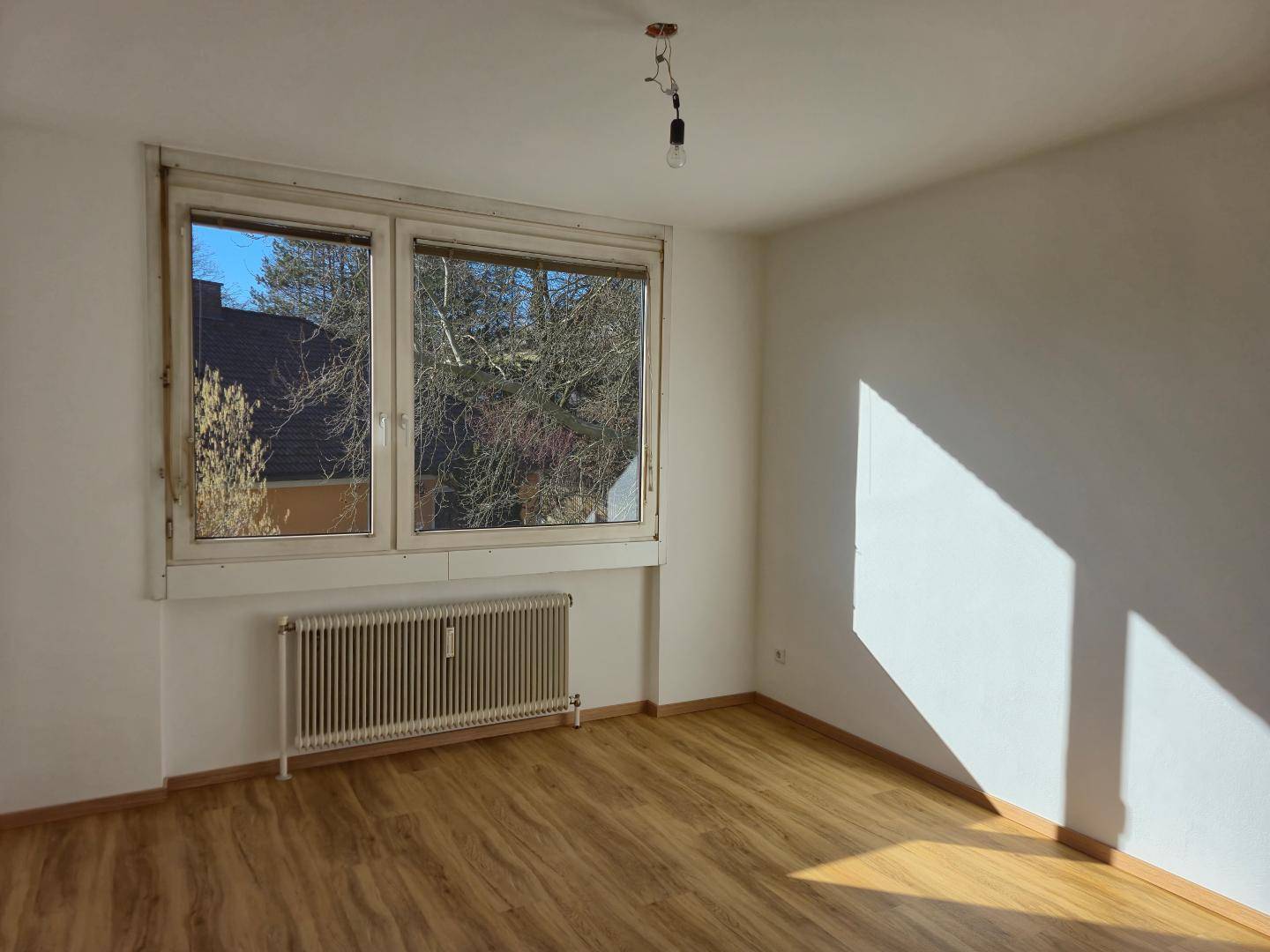 PRAKTISCHE 3-ZIMMER MIETWOHNUNG IN ALTLENGBACH MIT LOGGIA UND PARKPLATZ – pohled 6